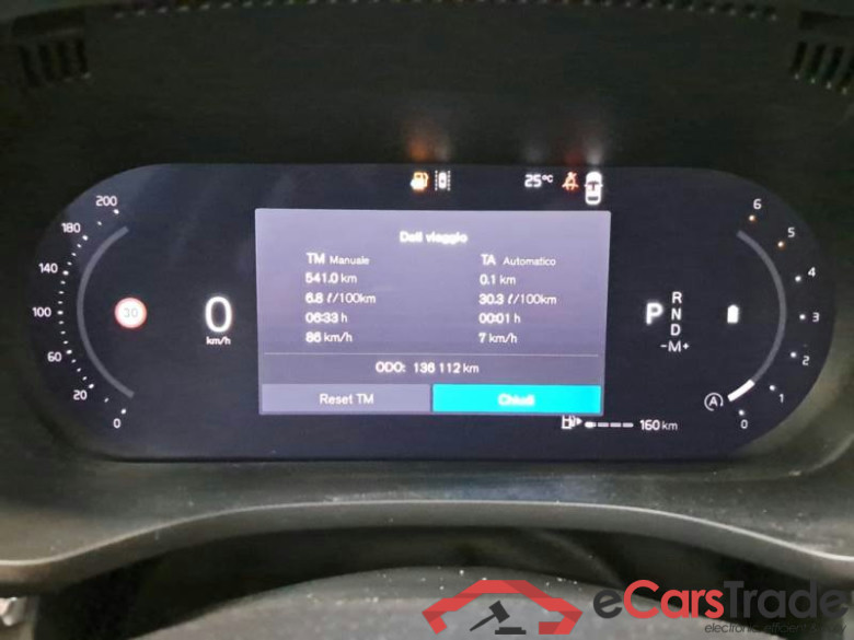 VOLVO XC60 / 2021 / 5P / SUV B4 D AWD AUTOMATICO ULTIMATE DARK #4