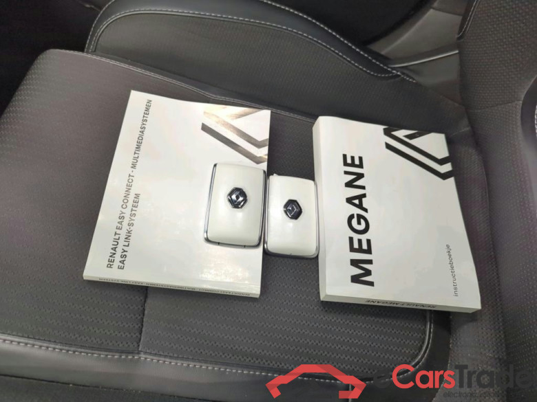 Renault Mégane Estate TCe 140 EDC Intens 5d #4