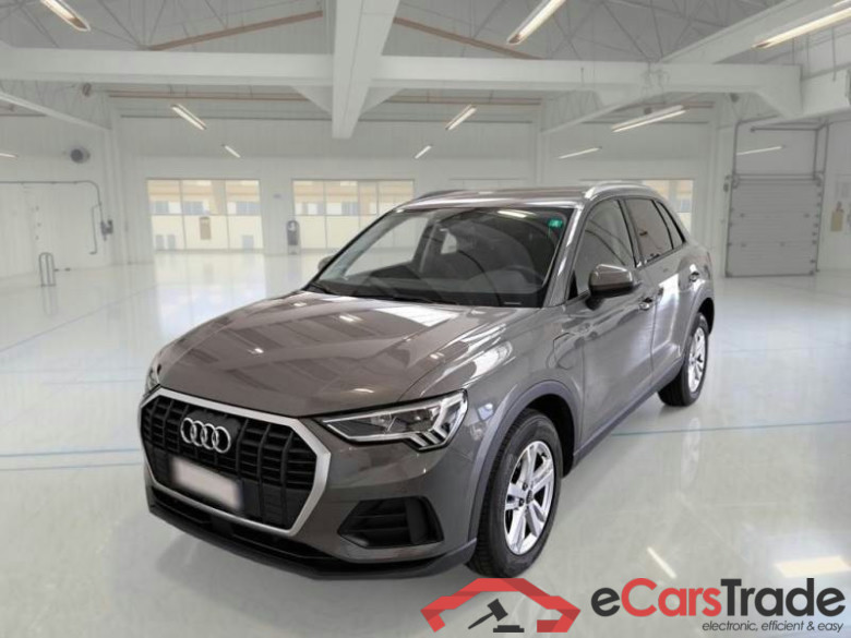 AUDI Q3 / 2018 / 5P / SUV 45 TFSI E S TRONIC BUSINESS #1