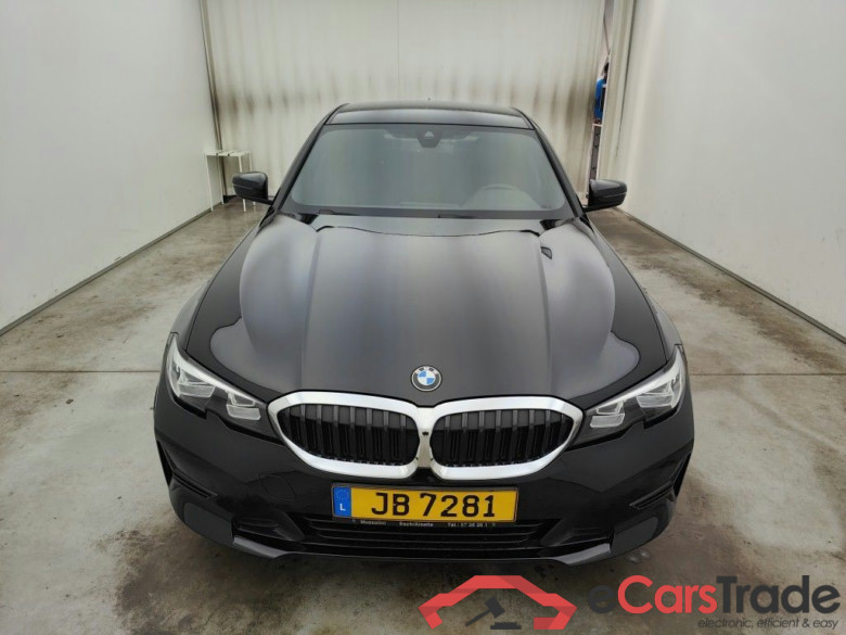 BMW 3 DIESEL - 2019 318 d 150 AdBlue (EU6d-TEMP) 4d