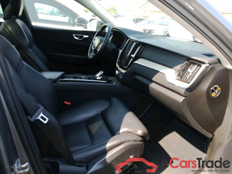 VOLVO XC60 / 2017 / 5P / todoterreno 2.0 T6 AWD Recharge Inscription Auto #6