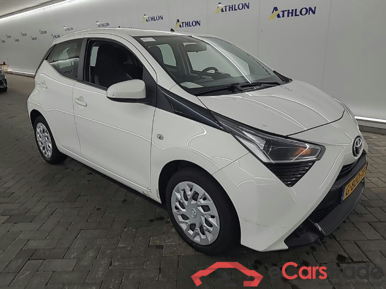 TOYOTA Aygo 1.0 VVT-i x-play 5D 53kW #2