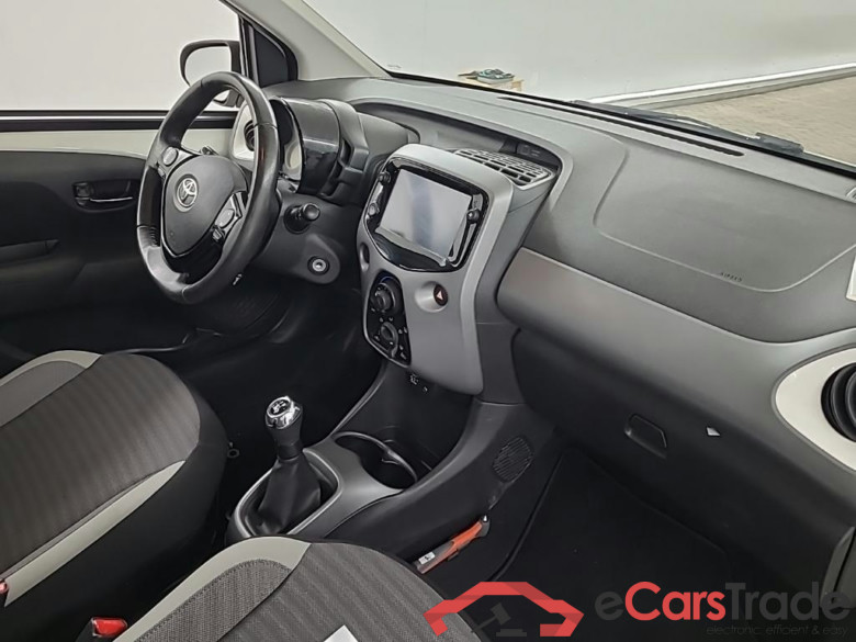 TOYOTA Aygo 1.0 VVT-i x-play 5D 53kW #6