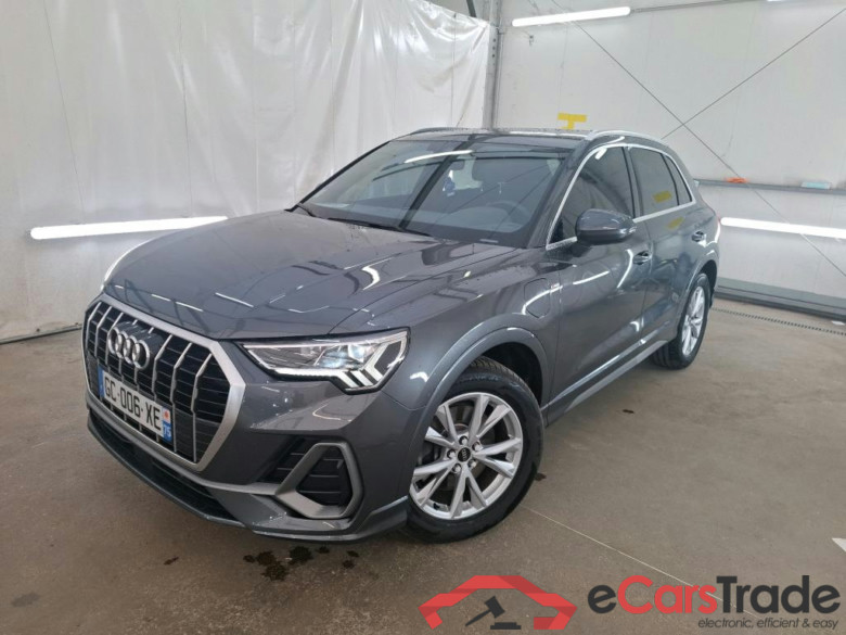 AUDI Q3 / 2018 / 5P / SUV 45 TFSI E 245 S TRONIC S LINE