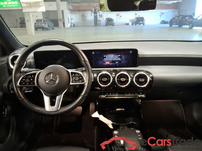 MERCEDES-BENZ A-CLASS LIMOUSINE 1.3 A 250 E DCT #6