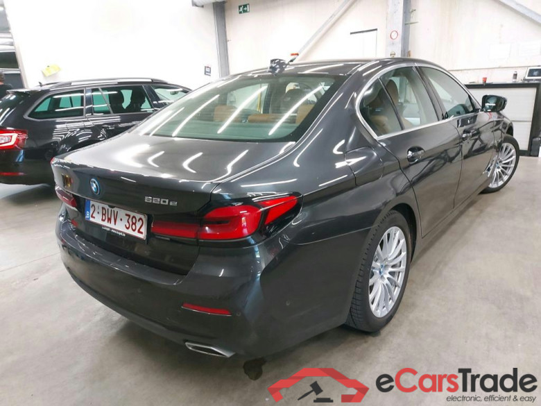 BMW - BMW 5 BERLINE 520e 204PK Business Edition Pack Comfort Plus With Dakota Sport Seats & Travel Pack & Driving Assistant Pro & Parking Assistant Plus * HYBRID * #2