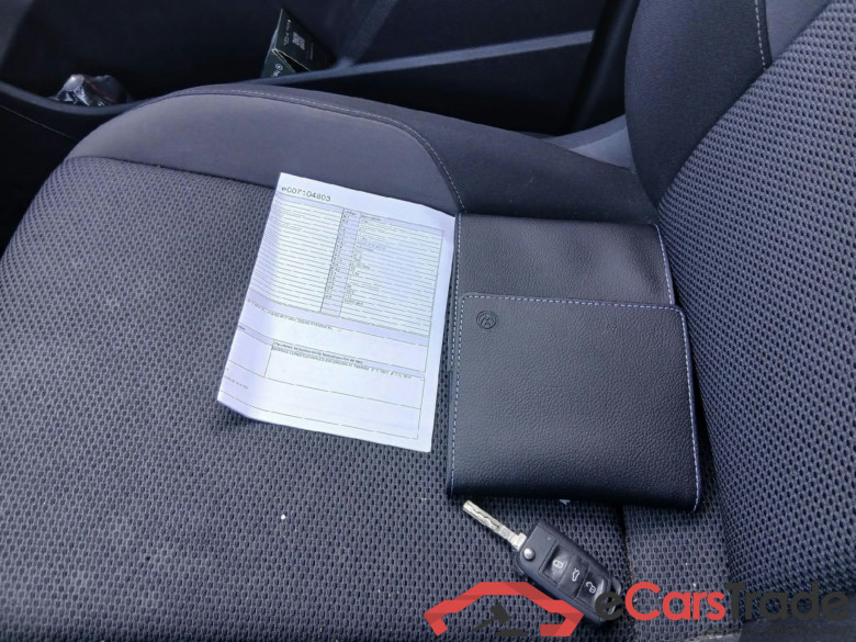VOLKSWAGEN Touran / 2015 / 5P / monovolumen compacto Business & Navi 1.6 TDI 85kW (115CV) DSG #5