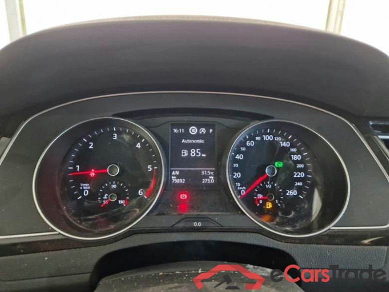 VOLKSWAGEN PASSAT / 2019 / 5P / STATION WAGON VAR. 2.0TDI SCR EVO 110KW BUSIN. BMT DSG #4