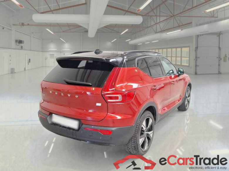 VOLVO XC40 / 2017 / 5P / SUV RECHARGE TWIN PRO #2
