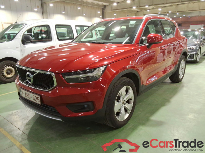 VOLVO XC40 1.5 T2 Momentum Pro