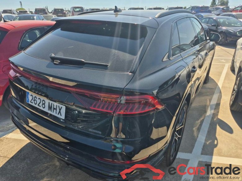 AUDI Q8 / 2018 / 5P / todoterreno 55 TFSIe 280kW Black Line Pl quattro tip #2