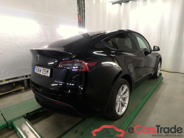 Tesla Model Y Long-Range AWD #3