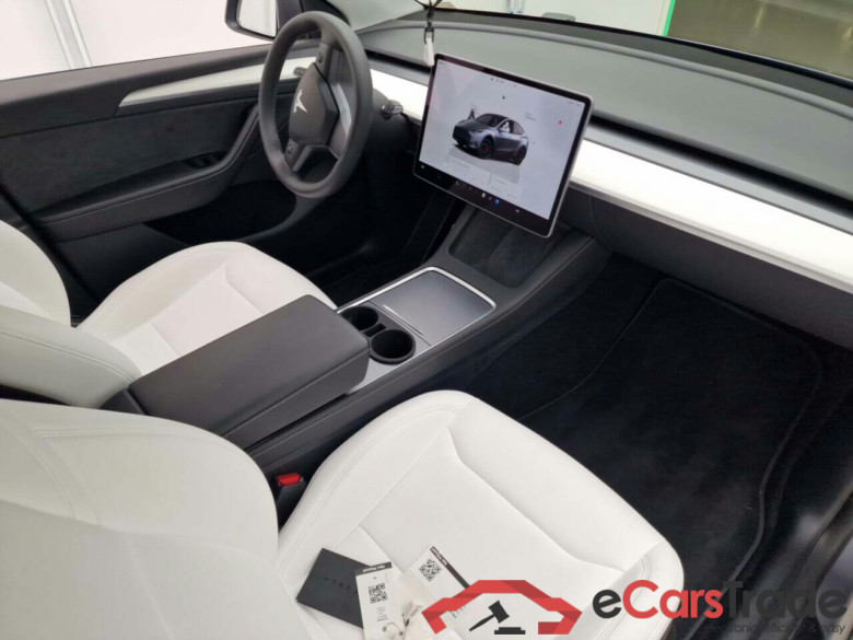 TESLA MODEL Y PERFORMANCE DUALMOTOR AUTOPILO #3