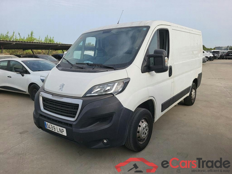 PEUGEOT Boxer / 2014 / 4P / furgón Pack 330 L1 H1 BHDI 88kW(120CV) S&S 6 V. #1