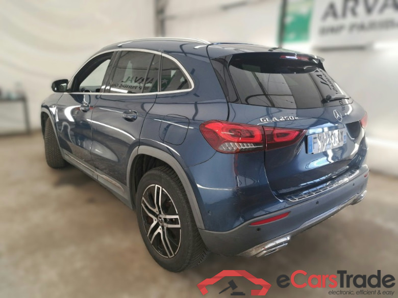 Mercedes GLA 250e Plug-In Hybrid Aut. Pano LED Widescreen Navi 1/2 Sport-Leather KeylessGo Camera Klima PDC ... #4