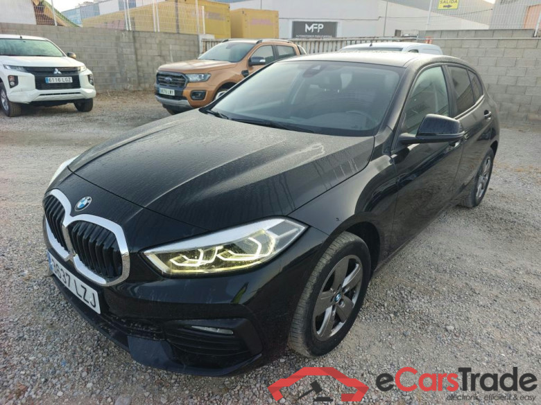 BMW Serie 1 / 2019 / 5P / berlina con portón 116d Corporate Auto. #1