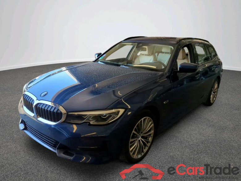 3 Touring 330 e Sport Line 2.0 185KW AT8 E6d