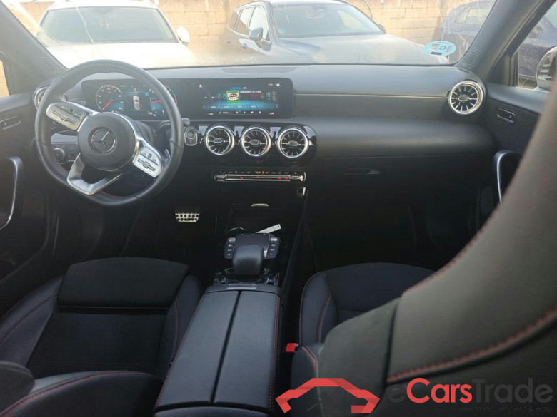 MERCEDES-BENZ Clase A / 2018 / 5P / berlina con portón A 180 d #3