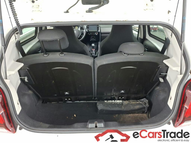 PEUGEOT 108 Allure 1.0 e-VTi 72pk 5D #5