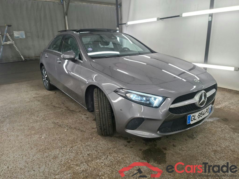 MERCEDES-BENZ Classe A Berline / 2018 / 4P / Berline A 250 e Business Line 8G-DCT #4