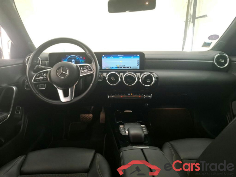 MERCEDES-BENZ CLA Shooting Brake / 2019 / 5P / Break CLA 250 e Business Line #6