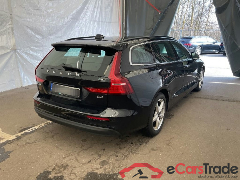 V60 Kombi Core 2.0 B4 145KW AT8 E6d #2