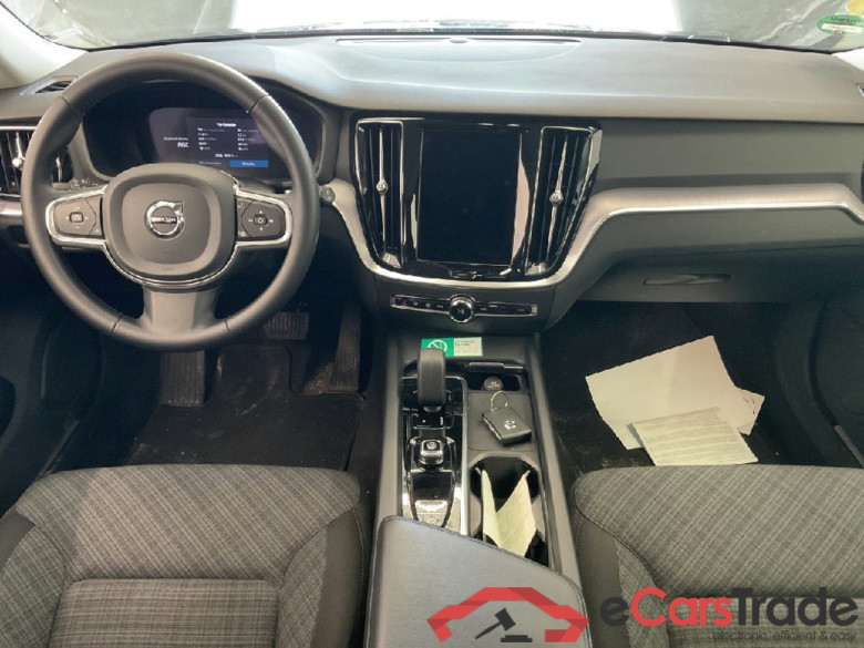 V60 Kombi Core 2.0 B4 145KW AT8 E6d #3