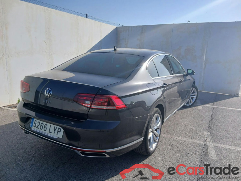 VOLKSWAGEN Passat / 2019 / 4P / sedán GTE 1.4 TSI e-Power 115kW + 85kW DSG #2