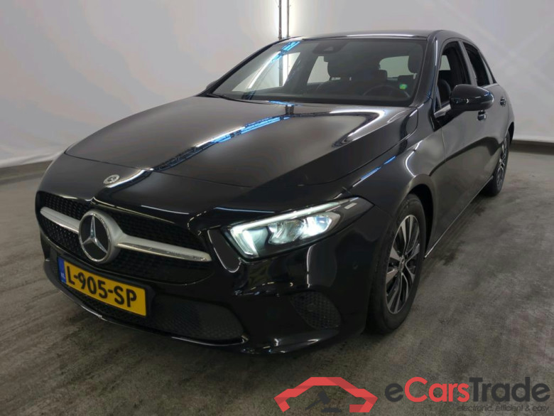 Mercedes-Benz A-Klasse A 180 Business Solution 5d + Pano