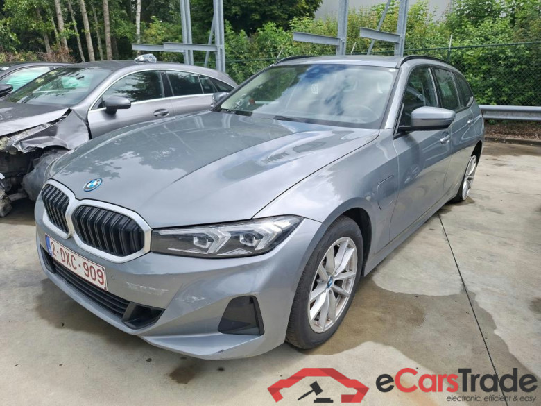 BMW - BMW 3 TOURING 320e 204PK            ***              TOTAL LOSS             ***          With Climatic & Cruise Control & Park Sensors Front & Rear  * HYBRID *