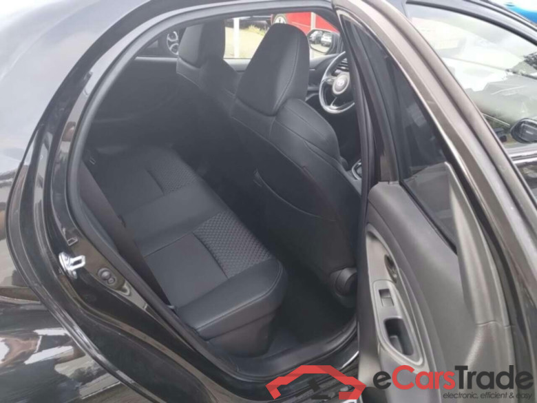 TOYOTA YARIS 1.5 Hybrid 130 Executive #5