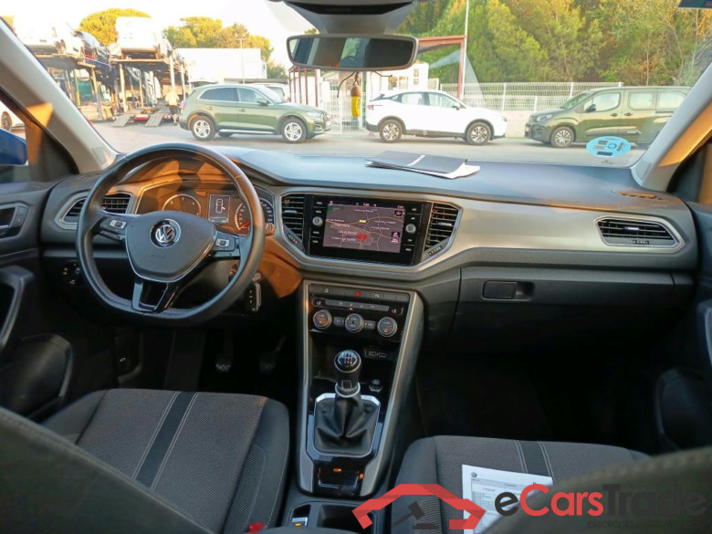 VOLKSWAGEN T-Roc / 2017 / 5P / todoterreno Advance 1.6 TDI 85kW (115CV) #3