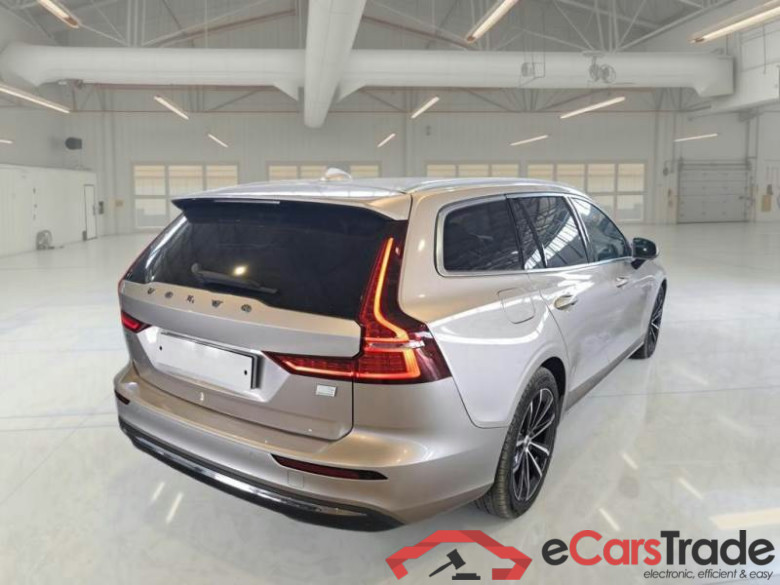 VOLVO V60 / 2019 / 5P / STATION WAGON T6 PLUG-IN AWD AUTOM. CORE #2