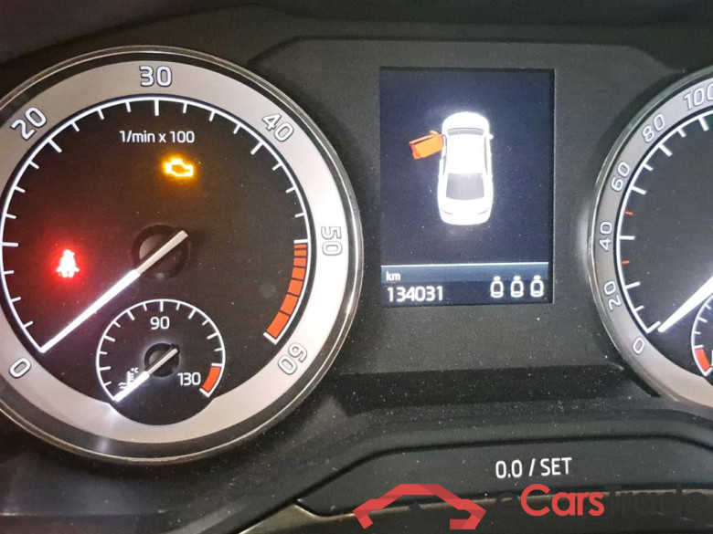 SKODA - SKO SUPERB CRTDI 122PK DSG7 Clever Plus & Safety & Matrix LED & Canton Sound & 19 Inch & Removable Towing Hook #5