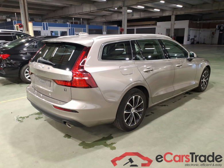VOLVO V60 2.0 D3 MOMENTUM PRO #4