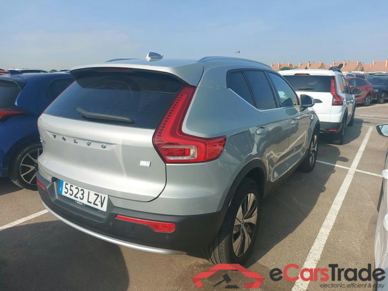 VOLVO XC40 / 2021 / 5P / todoterreno 1.5 T4 Twin Recharge Core Auto #2