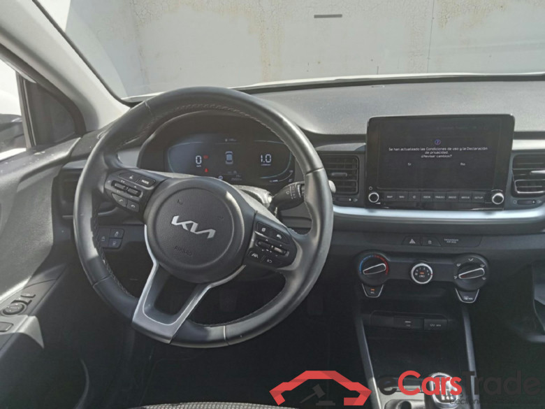 KIA Stonic / 2017 / 5P / todoterreno 1.0 T-GDi 74kW (100CV) MHEV MT Business #3