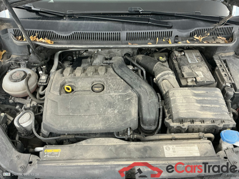 VOLKSWAGEN TOURAN - 2015 1.5 TSI ACT Highline OPF #6