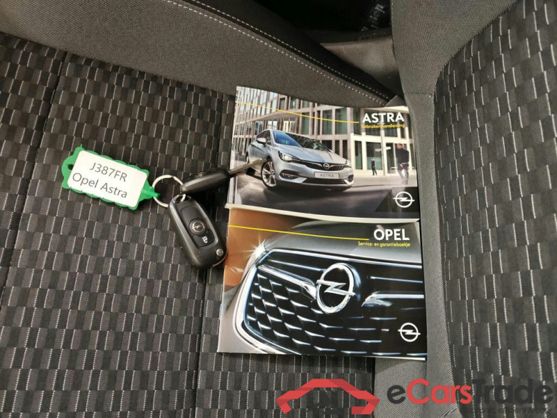 Opel Astra Sports Tourer 1.2 turbo 81kW Edition 5d #4