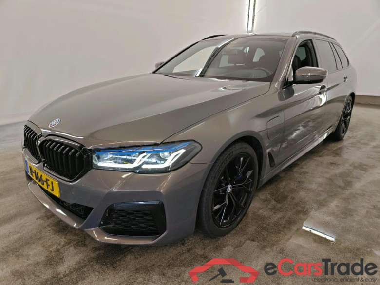 BMW 5 Serie Touring 530e M Sport 5d + Pano, BMW M 50 Jahre uitvoering, Head-Up, Harman & Kardon, M Sportpakket Pro
