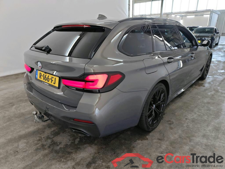 BMW 5 Serie Touring 530e M Sport 5d + Pano, BMW M 50 Jahre uitvoering, Head-Up, Harman & Kardon, M Sportpakket Pro #2
