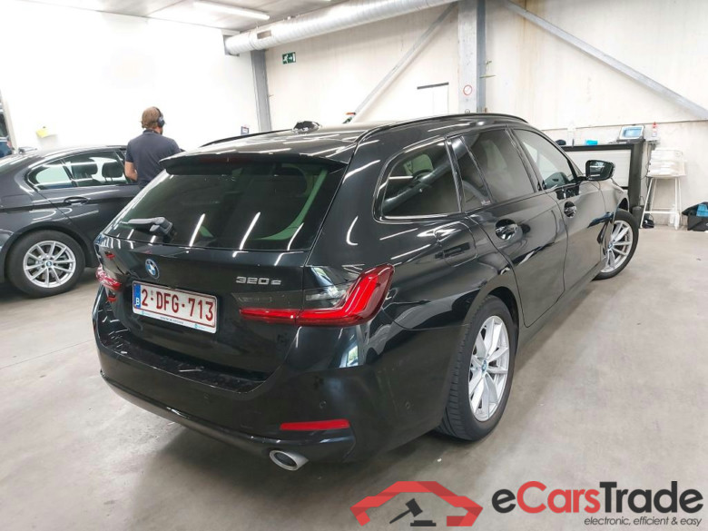 BMW - BMW 3 TOURING 320e 204PK With Sensatec Heated Sport Seats & Active Cruise Control * HYBRID * #2