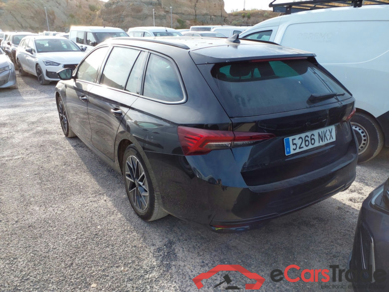 SKODA Octavia 2.0 TDI 110 kW (150 CV) DSG 7 vel. Combi Sportline (Winterpack)  #2