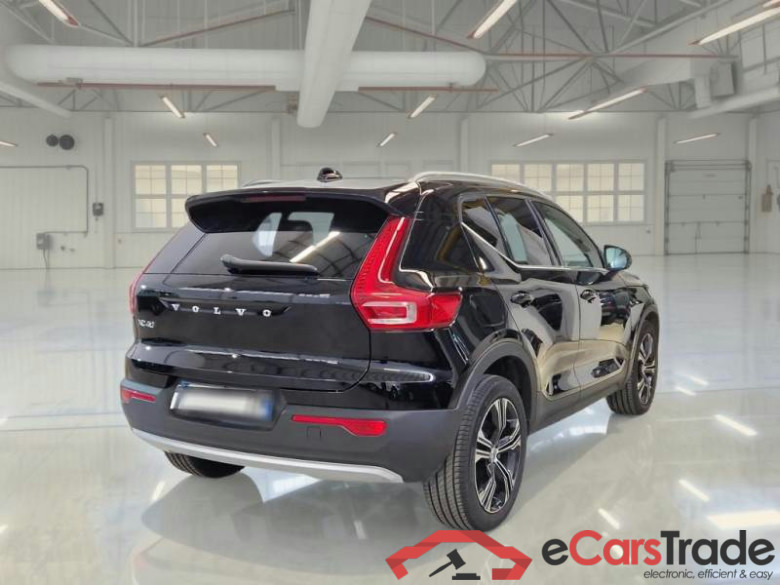 VOLVO XC40 / 2017 / 5P / SUV B4 AWD AUTOMATICO INSCRIPTION #2