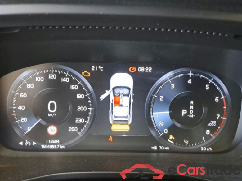 VOLVO XC40 / 2017 / 5P / SUV T3 AUTOMATICO R-DESIGN #3