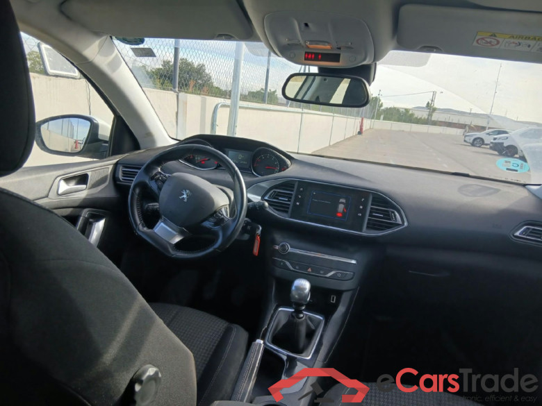 PEUGEOT 308 / 2017 / 5P / berlina con portón 5p Active 1.2 PureTech 96KW (130CV) S&S (AC) #3