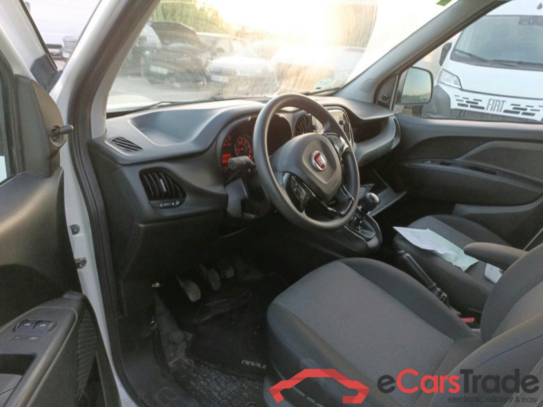 FIAT Doblò Cargo/2015/4P/furgón derivado de turismo Cargo SX 1.6 Mjet 66kW (90CV) #3