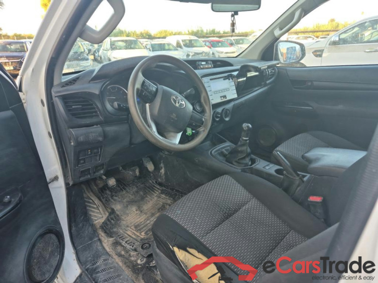 TOYOTA Hilux / 2016 / 2P / pickup 2.4 D-4D Cabina Sencilla GX #3