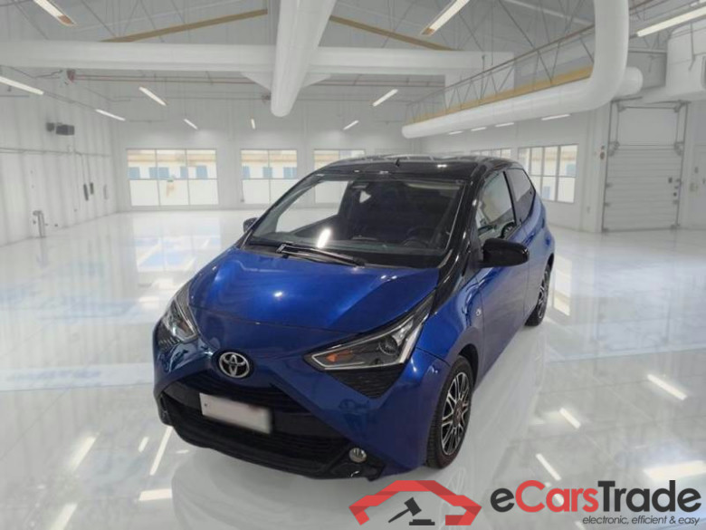TOYOTA AYGO CONNECT / 2018 / 5P / BERLINA 1.0 VVT-I X-CLUSIV MMT #1