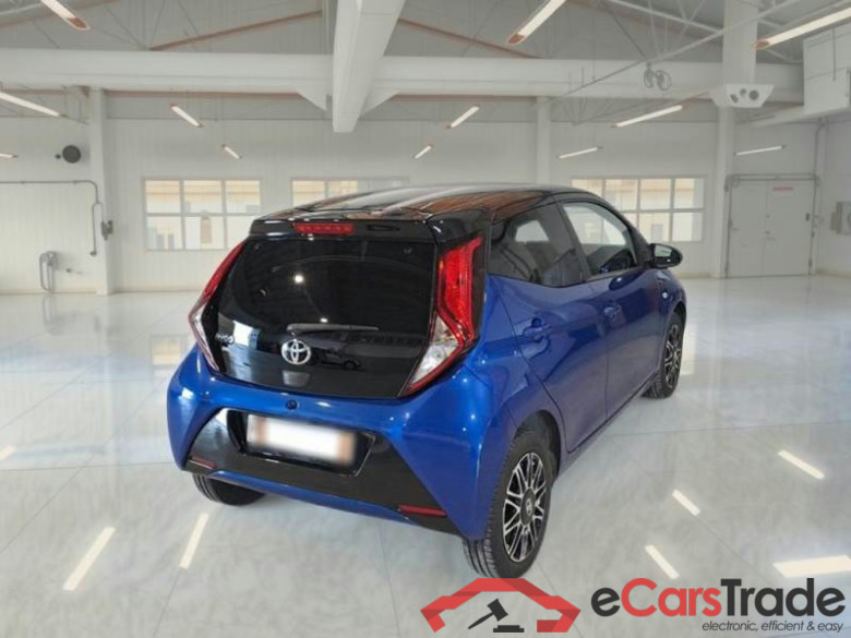 TOYOTA AYGO CONNECT / 2018 / 5P / BERLINA 1.0 VVT-I X-CLUSIV MMT #2